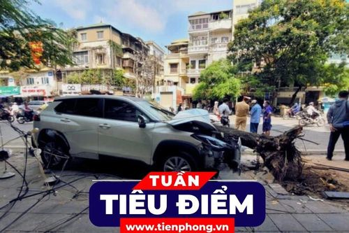 TIÊU ĐIỂM: Luật sư nói gì về vụ ô tô tông liên hoàn 10 xe máy ở Hà Nội?
