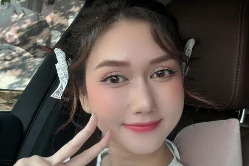 Hương Giang kết hôn