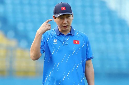 U22 Việt Nam: Cuộc chiến không khoan nhượng nơi hàng tiền vệ