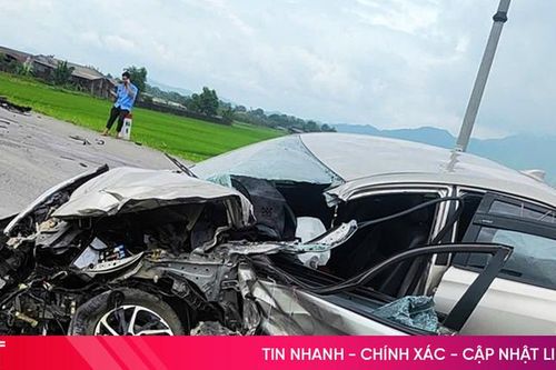 Hai ô tô 'rụng bánh' sau tai nạn trên quốc lộ 1 ở Hà Tĩnh