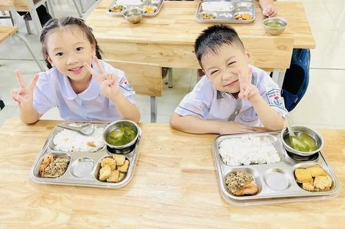 Hơn 3.000 tỷ đồng cho những bữa trưa ngon