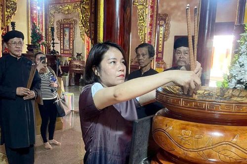 Ban Tôn giáo Chính phủ thăm, chúc mừng Ban Trị sự Phật hội Tứ Ân Hiếu Nghĩa
