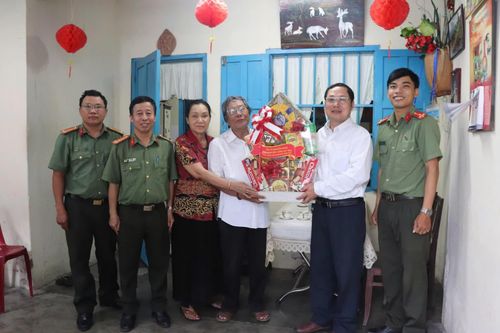 Đảm bảo an ninh vùng đồng bào Chăm