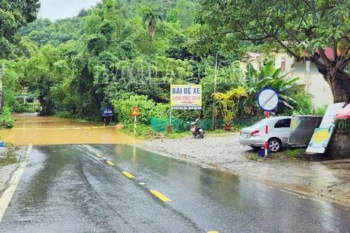 Mưa lũ sáng 12/7 gây ảnh hưởng tại một số địa phương trong tỉnh