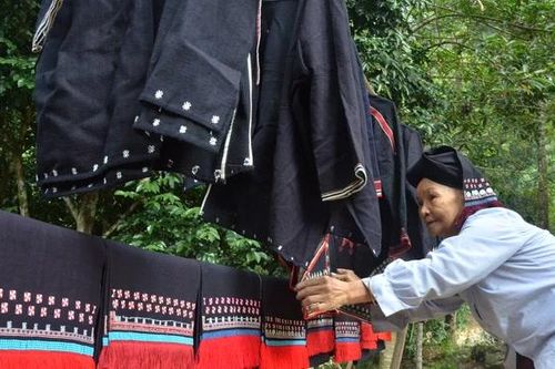 'Sống chậm' ở bản Sưng