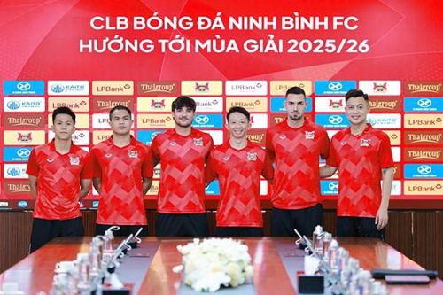 Sôi động thị trường chuyển nhượng V.League