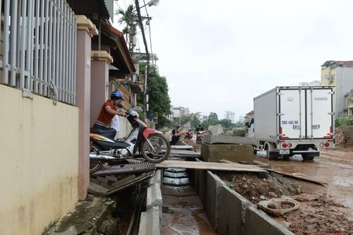 Đường Ngô Quyền cải tạo cao hơn nền nhà một mét