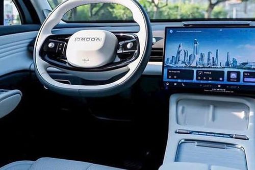 Loạt xe ô tô Trung Quốc gồm cả xe gầm cao SUV thiết kế hiện đại sắp được bán ở Việt Nam rẻ nhất chỉ 200 triệu đồng, đắt nhất bao nhiêu?