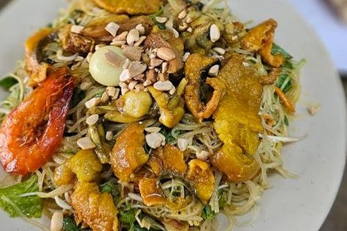 Món phở sợi như lưới đánh cá