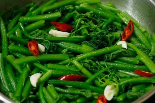 Loại rau bổ dưỡng chẳng kém 'nhân sâm', cực sẵn ở chợ giá chỉ vài nghìn một bó