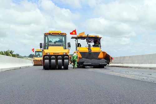 Tăng tốc nhiều dự án giao thông trọng điểm ở miền Tây