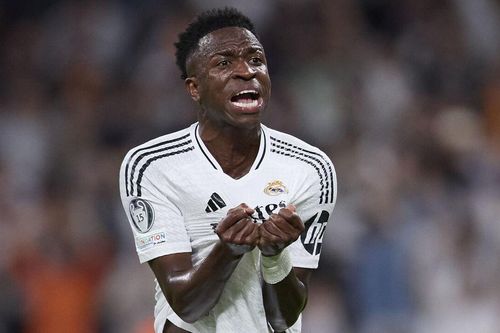 Vinicius bất mãn với HLV Alonso