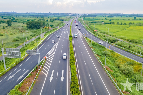 Bảo đảm an toàn trên các tuyến cao tốc trọng điểm