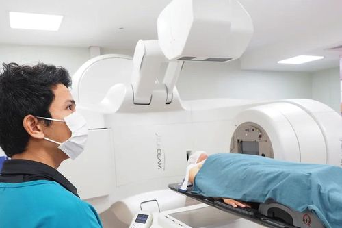 Chủ động thích ứng, bảo vệ sức khỏe nhân dân