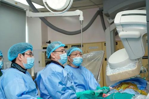 Việt Nam có khoảng 150.000 người bệnh mắc hẹp van động mạch chủ
