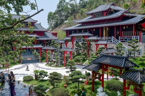 Ngôi chùa ở Ninh Bình cảnh đẹp như tranh vẽ, du khách mê mẩn dừng chân chụp ảnh