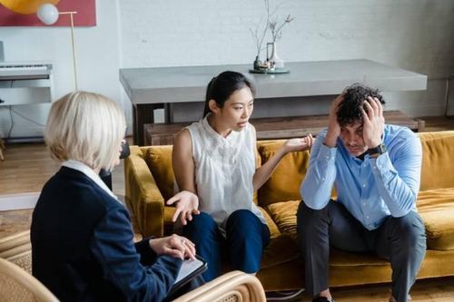 Giúp mẹ chồng che giấu bí mật, 3 năm sau, nàng dâu trả giá đắt