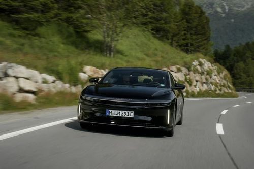 Kỷ lục mới của xe điện chạy 1.205 km chỉ trong một lần sạc