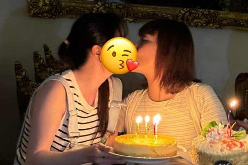 Danh tính cô gái được NSND Mỹ Uyên khóa môi trong ngày sinh nhật