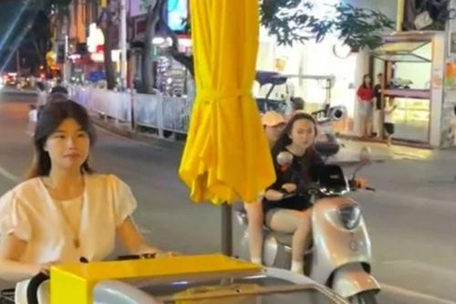 Tốt nghiệp trường y nhưng lại đi bán kem, nữ cử nhân khiến trường cũ 'giật mình'