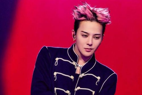 Nữ diễn viên nổi tiếng bị chỉ trích khi đi xem concert G-Dragon