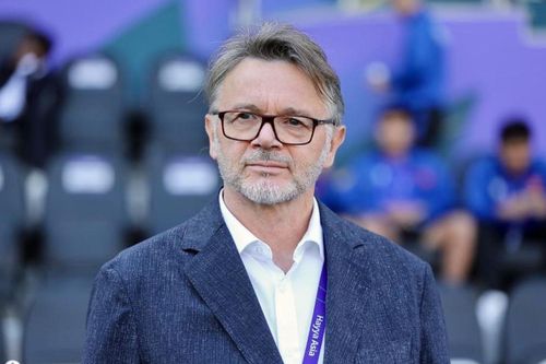 Nghịch cảnh dàn cầu thủ được HLV Troussier truyền giấc mơ World Cup