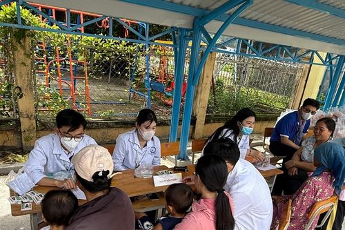 Hàm Thạnh: Khám, phát thuốc miễn phí cho đồng bào Raglay