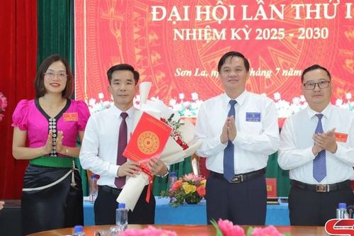 Văn phòng Ủy ban MTTQ Việt Nam tỉnh 'Tham mưu giỏi, phục vụ tốt'
