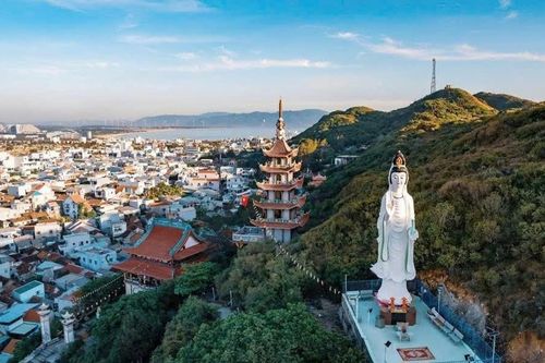 Quán Thế Âm Bồ-tát - Ánh từ quang giữa đời