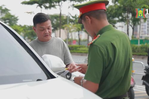 Xử lý hàng loạt xe đỗ dừng trên tuyến Võ Chí Công