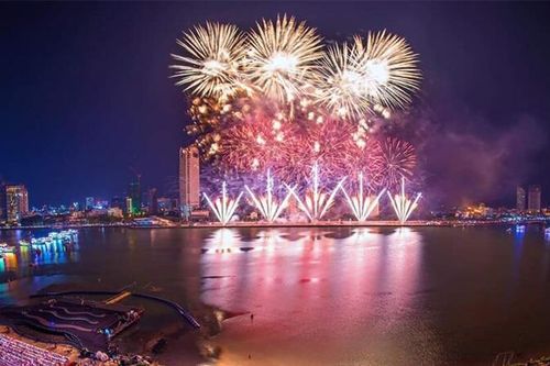 Lễ hội pháo hoa hút du khách đến với Đà Nẵng