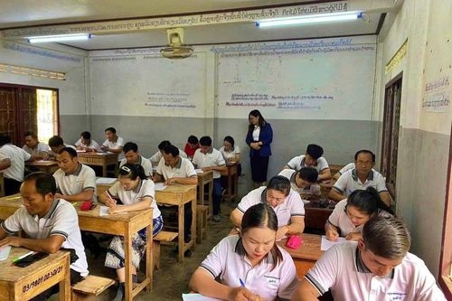 Tiếng Việt và tình yêu đất nước, con người Lào