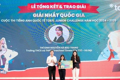 Vinh danh học sinh xuất sắc cuộc thi tiếng Anh TOEFL Challenge