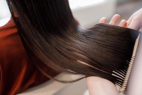 Giải pháp cung cấp keratin từ trong ra ngoài giúp tóc bóng mượt