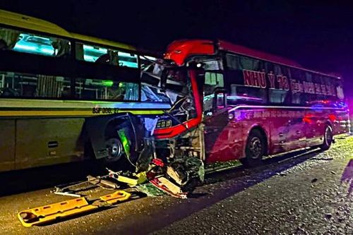 Tai nạn 3 người chết trên cao tốc: Bộ Xây dựng yêu cầu kiểm tra toàn quốc, siết vận tải xe khách