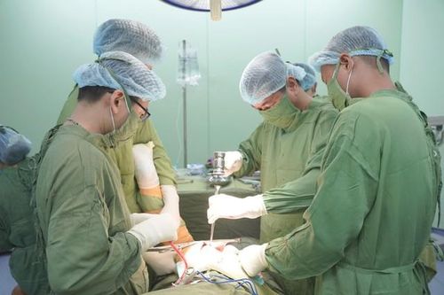 Thay khớp gối toàn phần tại Bệnh viện Đa khoa TP Vinh – Hy vọng cho đôi chân vững chắc