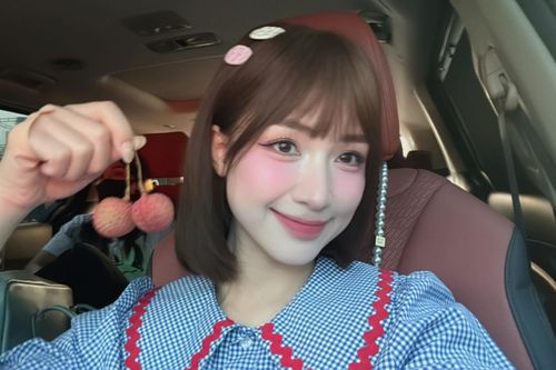 Hòa Minzy khuấy động tiệc sinh nhật của con trai Quang Hải