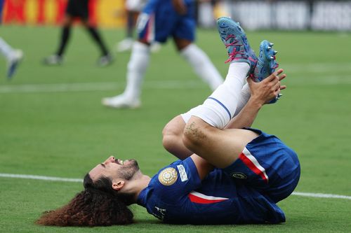 Cucurella - 'kẻ gây rối' vĩ đại đưa Chelsea lên đỉnh thế giới