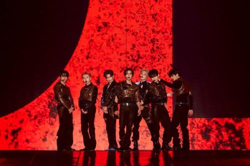 NCT DREAM thắp sáng mái vòm lớn nhất Seoul