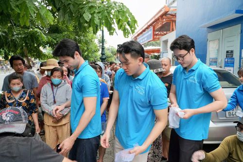 Top 3 Mr World Vietnam 2024 vào bếp, nấu hơn 500 suất ăn tặng bệnh nhi