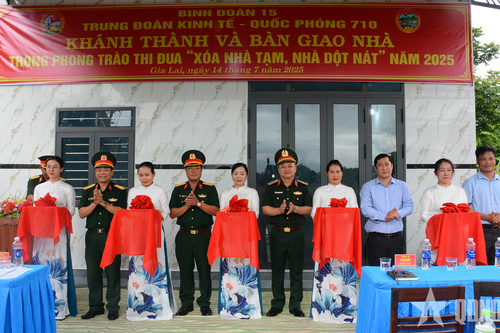 Trung đoàn Kinh tế - Quốc phòng 710 khánh thành, bàn giao 21 căn nhà tặng người lao động và nhân dân