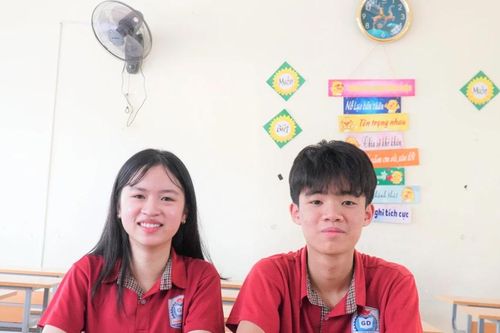 Đội bạn cùng lớp giành thủ khoa vào THPT chuyên Phan Bội Châu, Nghệ An