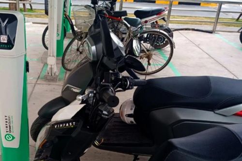 Hà Nội lập tổ công tác chuyển đổi xe xăng, xây thêm trạm sạc điện
