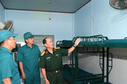 Chỉ huy trưởng Bộ CHQS tỉnh An Giang kiểm tra, nắm tình hình hoạt động Ban CHQS các xã, phường