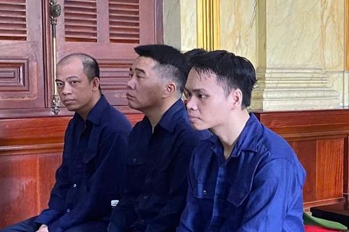 Nhờ 'chạy án', 3 cựu cán bộ công an bị nữ chủ quán Spa lừa tiền tỷ