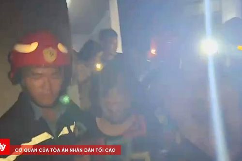 4 người mắc kẹt được cứu khỏi đám cháy trong đêm ở Hải Phòng