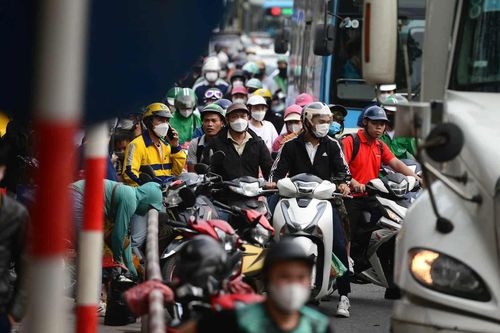 Danh sách thành viên tổ liên ngành tham mưu việc cấm xe máy xăng vào Vành đai 1