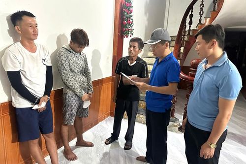 Phê chuẩn khởi tố 2 đối tượng tổ chức dùng ma túy trái phép