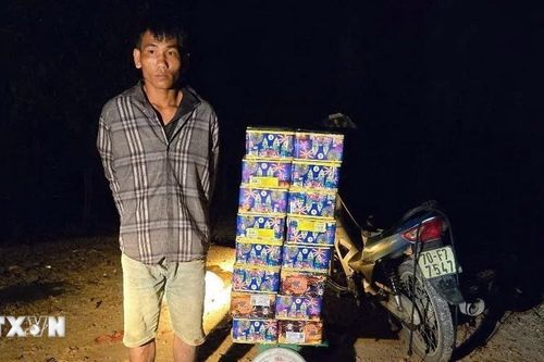 Tây Ninh: Bắt đối tượng vận chuyển 56kg pháo lậu ở khu vực biên giới