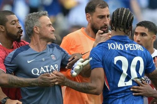 HLV Luis Enrique tát cầu thủ Chelsea sau thất bại của PSG